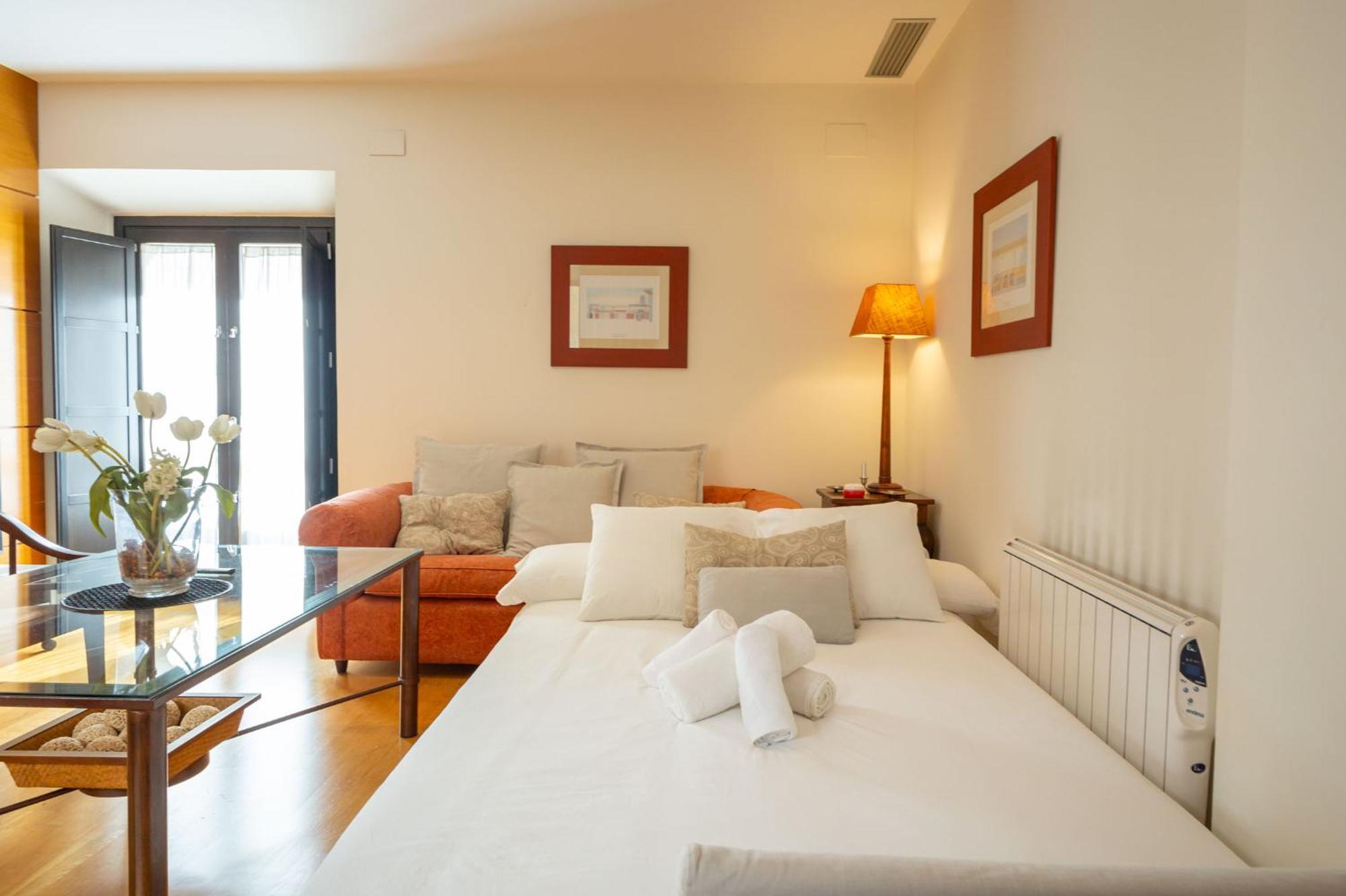 La Maestranza Charming One Or Two Bedrooms Apartments By Ocityzen Siviglia Esterno foto