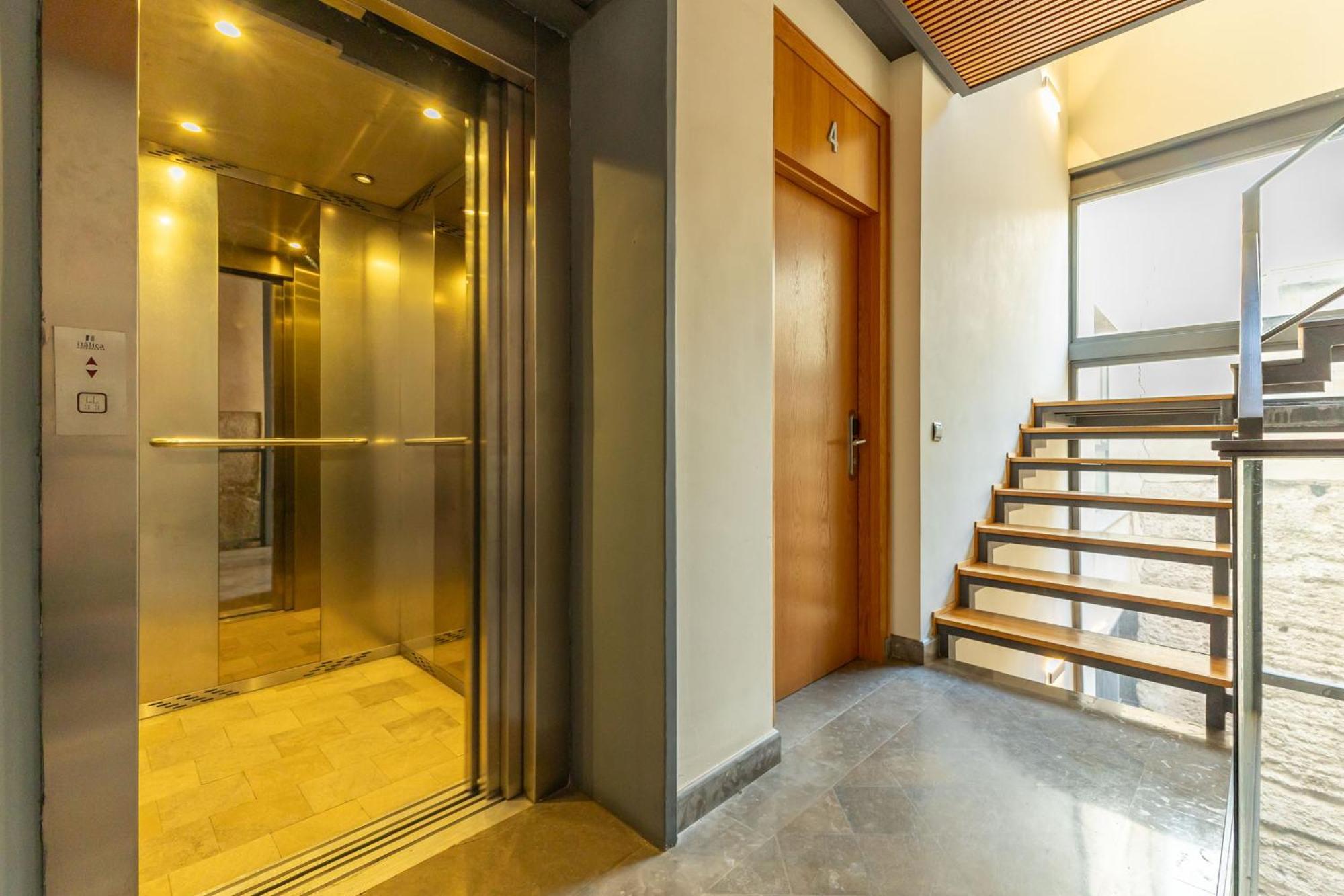 La Maestranza Charming One Or Two Bedrooms Apartments By Ocityzen Siviglia Esterno foto