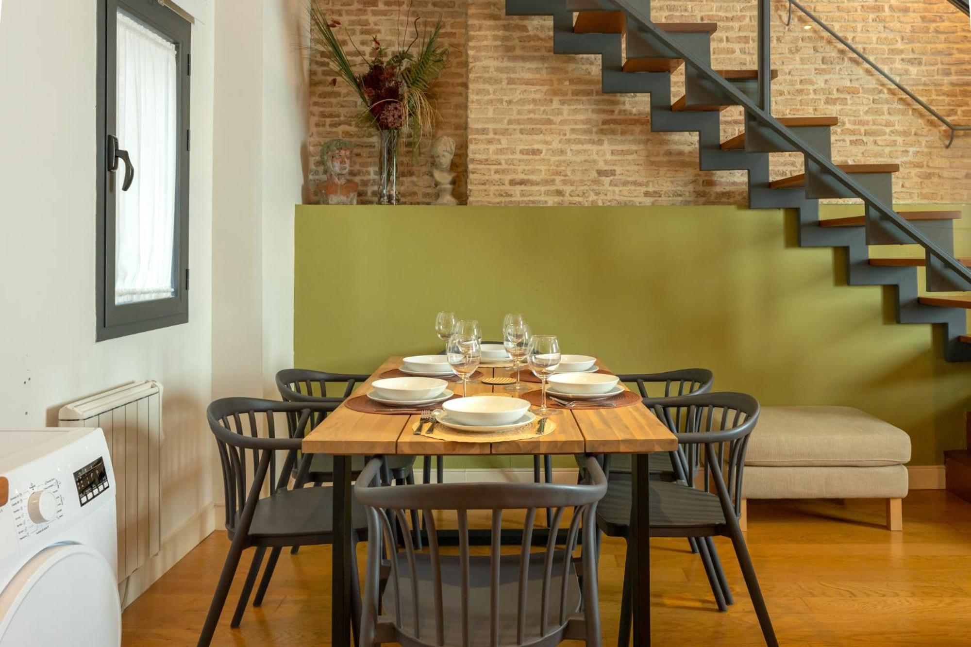 La Maestranza Charming One Or Two Bedrooms Apartments By Ocityzen Siviglia Esterno foto