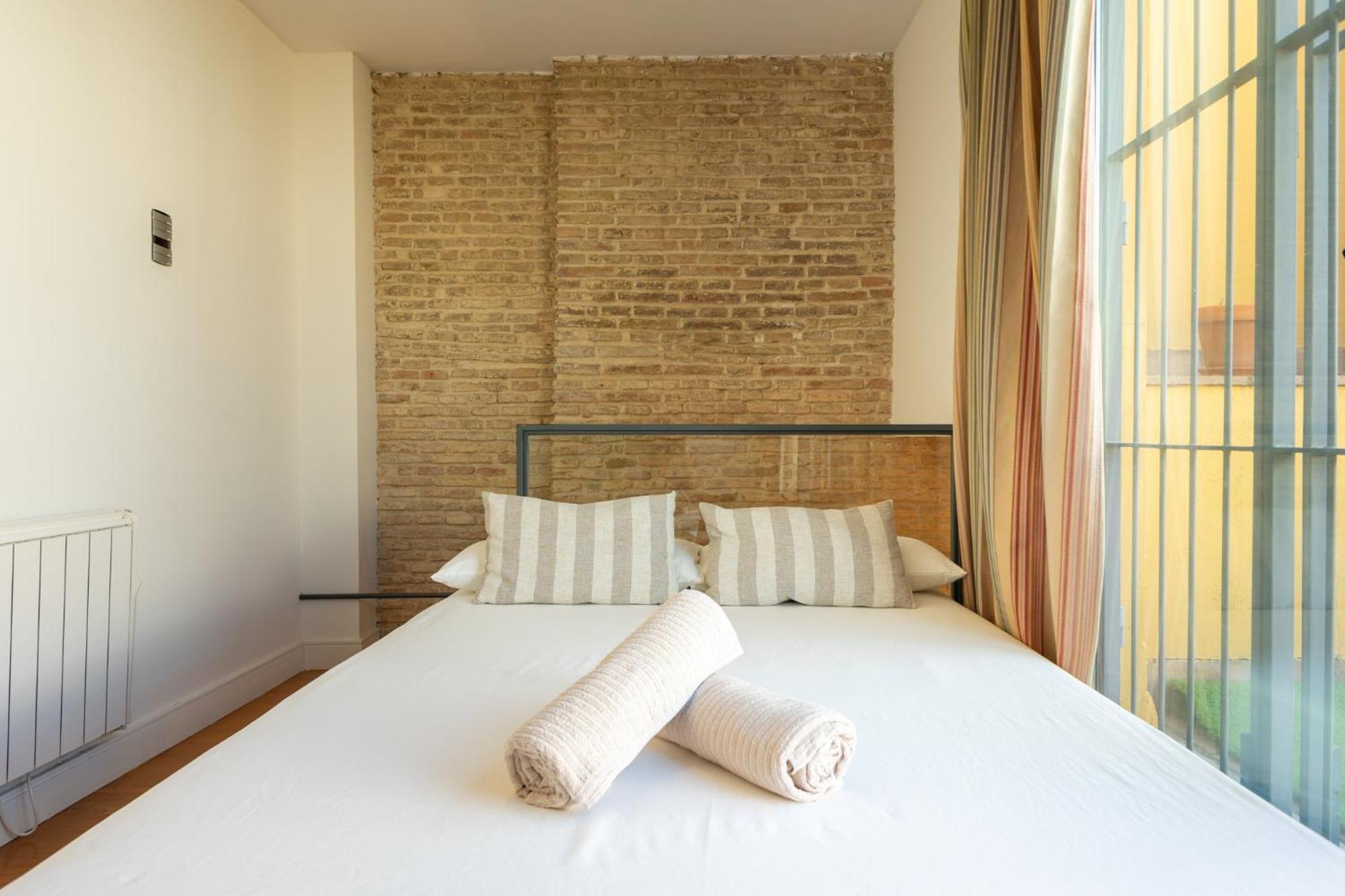 La Maestranza Charming One Or Two Bedrooms Apartments By Ocityzen Siviglia Esterno foto