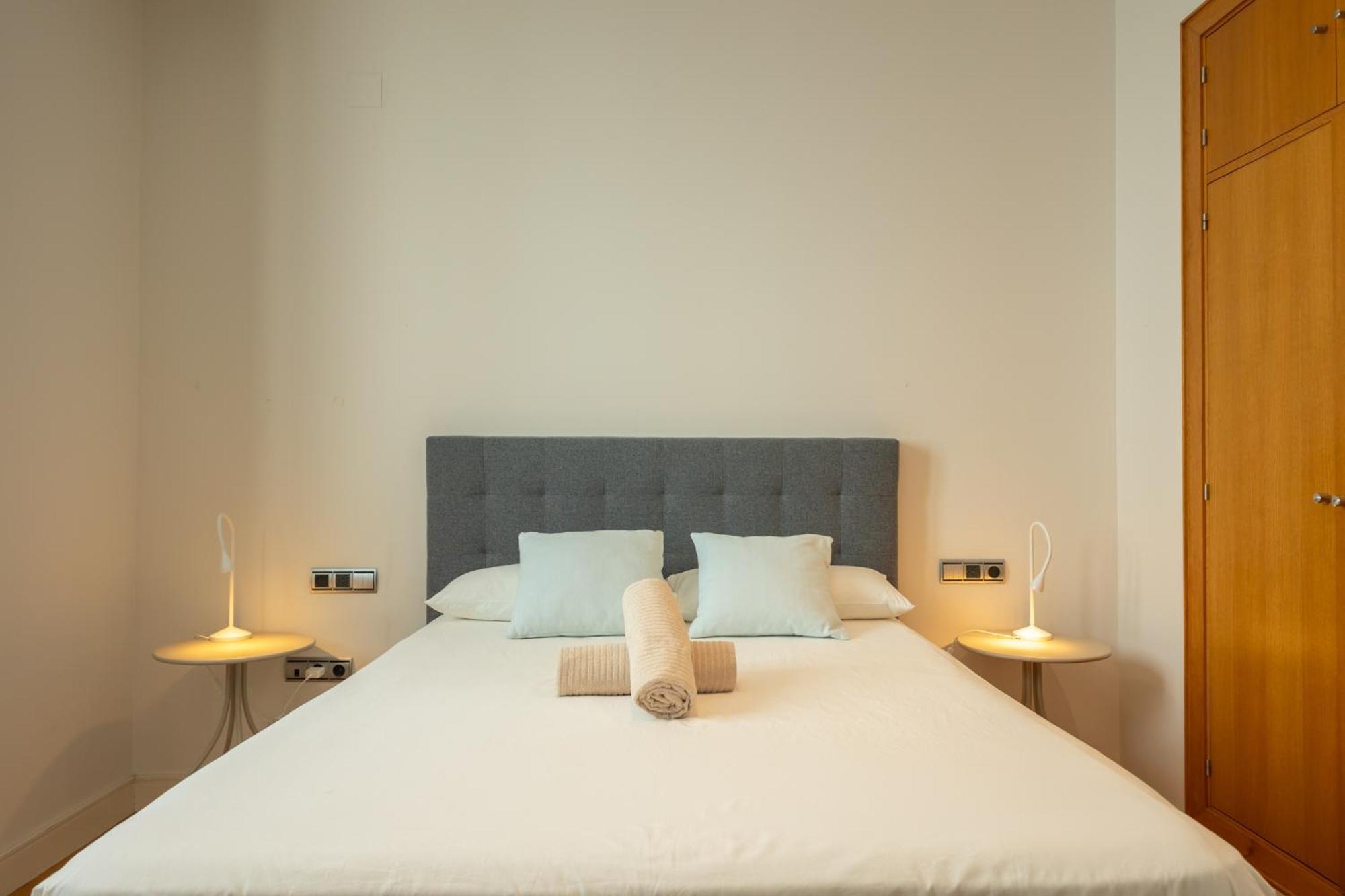 La Maestranza Charming One Or Two Bedrooms Apartments By Ocityzen Siviglia Esterno foto