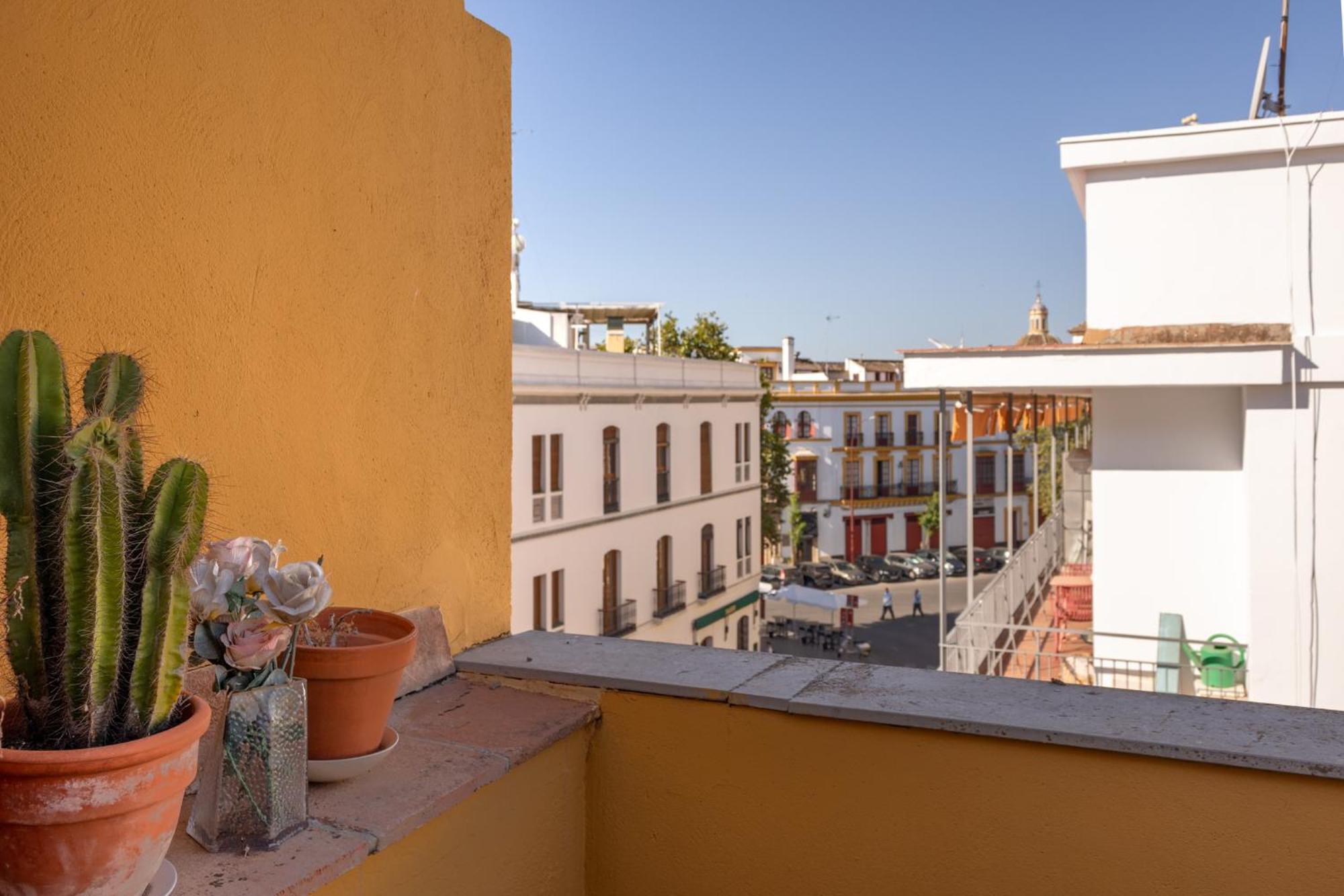 La Maestranza Charming One Or Two Bedrooms Apartments By Ocityzen Siviglia Esterno foto
