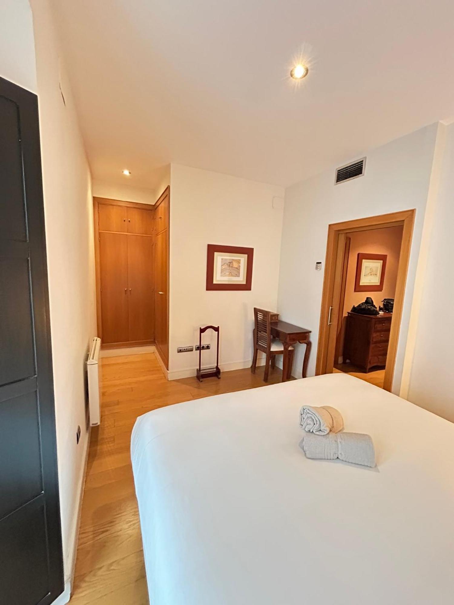 La Maestranza Charming One Or Two Bedrooms Apartments By Ocityzen Siviglia Esterno foto
