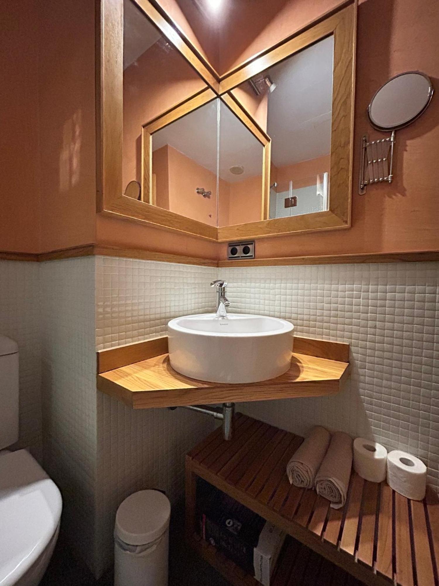 La Maestranza Charming One Or Two Bedrooms Apartments By Ocityzen Siviglia Esterno foto